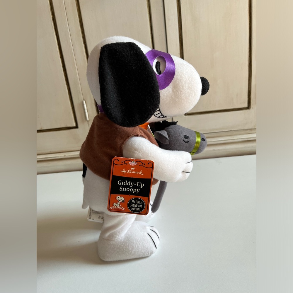 HALLMARK tags SNOOPY Halloween walking musical toy Lone Ranger Trick-or-Treat
